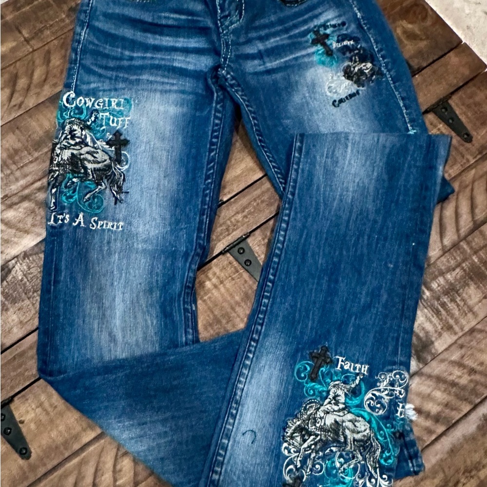 Cowgirl Tuff Women's Embroidered Blue Jeans